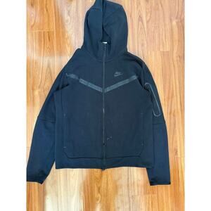 mens black nike tech with little stain size medium